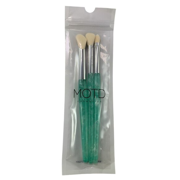 MOTD Cosmetics 3-Piece Makeup Brush Set Aqua Handles BONUS Yellow Wave Pouch - Picture 4 of 10